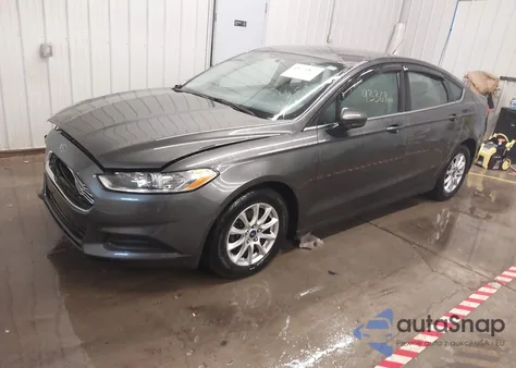 2015 Ford Fusion S z USA, uszkodzony, nr VIN 3FA6P0G77FR142532